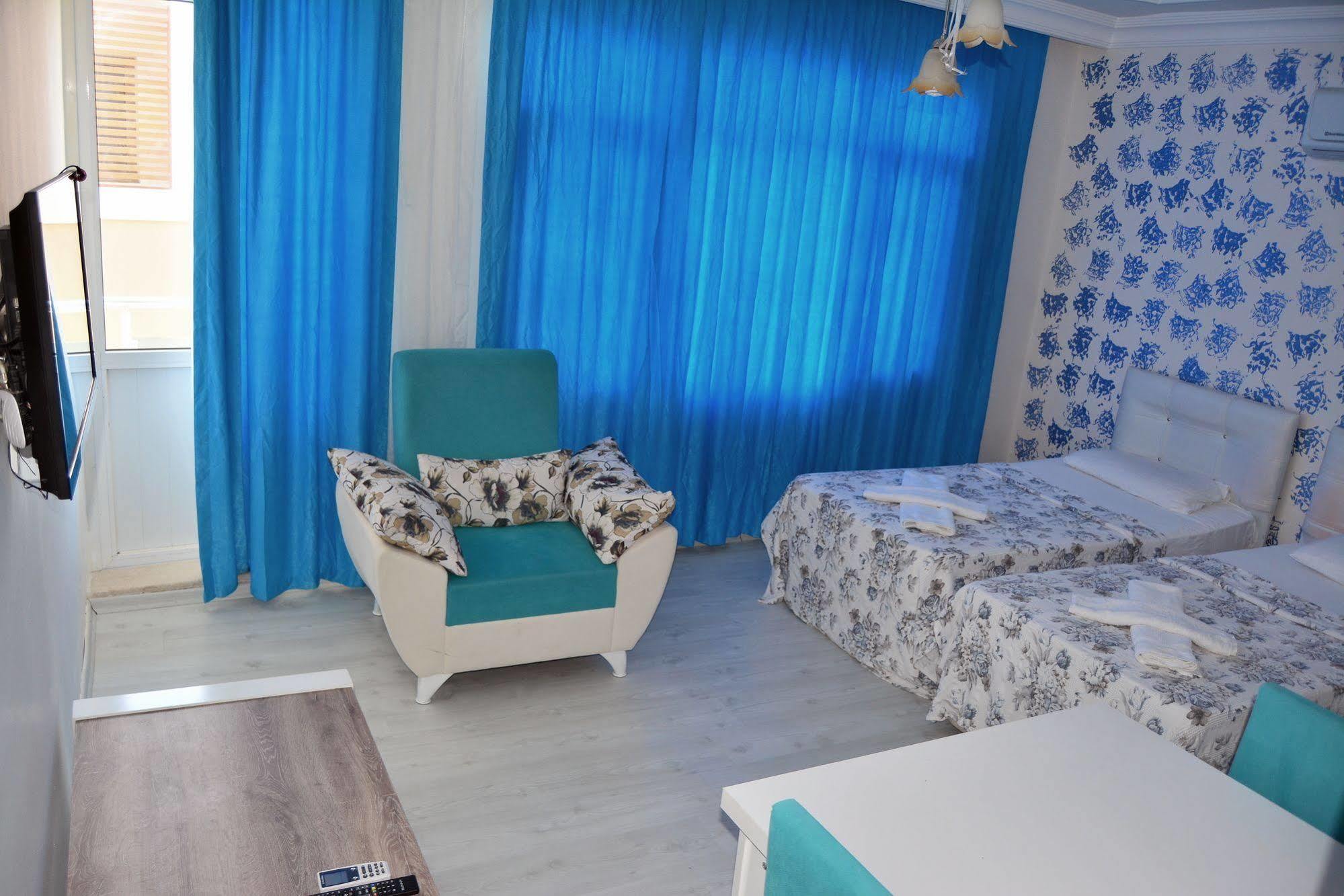 Mavi Butik Apart Чесме Екстериор снимка